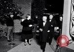 Immagine di Madame X premier Los Angeles California USA, 1966, secondo 24 filmato di repertorio 65675026622
