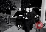 Immagine di Madame X premier Los Angeles California USA, 1966, secondo 25 filmato di repertorio 65675026622