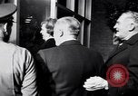 Immagine di Madame X premier Los Angeles California USA, 1966, secondo 29 filmato di repertorio 65675026622