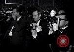 Immagine di Madame X premier Los Angeles California USA, 1966, secondo 42 filmato di repertorio 65675026622