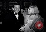 Immagine di Madame X premier Los Angeles California USA, 1966, secondo 45 filmato di repertorio 65675026622