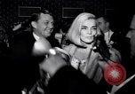 Immagine di Madame X premier Los Angeles California USA, 1966, secondo 47 filmato di repertorio 65675026622