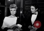 Immagine di Madame X premier Los Angeles California USA, 1966, secondo 50 filmato di repertorio 65675026622