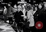 Immagine di Madame X premier al direttore's Guild Theatre Los Angeles California USA, 1966, secondo 20 filmato di repertorio 65675026624