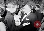 Immagine di Madame X premier al direttore's Guild Theatre Los Angeles California USA, 1966, secondo 41 filmato di repertorio 65675026624