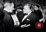 Immagine di Madame X premier al direttore's Guild Theatre Los Angeles California USA, 1966, secondo 45 filmato di repertorio 65675026624