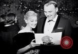 Immagine di Madame X premier al direttore's Guild Theatre Los Angeles California USA, 1966, secondo 52 filmato di repertorio 65675026624