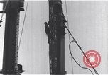 Standbild Bau des Empire State Building New York City USA, 1930, aus Sekunde 36 historischem Filmmaterial Videoclip 65675026647
