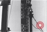 Standbild Bau des Empire State Building New York City USA, 1930, aus Sekunde 43 historischem Filmmaterial Videoclip 65675026647
