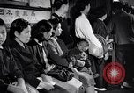 Image Peuple japonais Japon, 1952, de la seconde 9 séquences d'archives historiques vidéo 65675026678