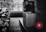 Image Peuple japonais Japon, 1952, de la seconde 39 séquences d'archives historiques vidéo 65675026678