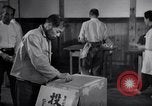 Image Peuple japonais Japon, 1952, de la seconde 28 séquences d'archives historiques vidéo 65675026679