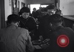 Image Peuple japonais Japon, 1952, de la seconde 28 séquences d'archives historiques vidéo 65675026682