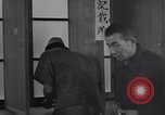 Image Peuple japonais Japon, 1952, de la seconde 31 séquences d'archives historiques vidéo 65675026682
