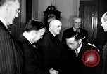 Image Des diplomates japonais se rendent aux États-Unis en 1952 United States USA, 1952, de la seconde 23 séquences d'archives historiques vidéo 65675026683