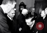 Image Des diplomates japonais se rendent aux États-Unis en 1952 United States USA, 1952, de la seconde 25 séquences d'archives historiques vidéo 65675026683