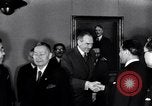 Image Des diplomates japonais se rendent aux États-Unis en 1952 United States USA, 1952, de la seconde 32 séquences d'archives historiques vidéo 65675026683
