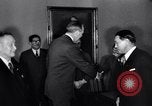 Image Des diplomates japonais se rendent aux États-Unis en 1952 United States USA, 1952, de la seconde 38 séquences d'archives historiques vidéo 65675026683