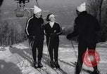 Immagine di Moda invernale Vermont United States USA, 1964, secondo 20 filmato di repertorio 65675026688