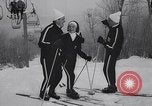 Immagine di Moda invernale Vermont United States USA, 1964, secondo 30 filmato di repertorio 65675026688