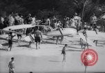 Standbild Joe Cabell Makaha Beach Hawaii USA, 1964, aus Sekunde 12 historischem Filmmaterial Videoclip 65675026689