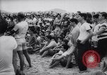 Standbild Joe Cabell Makaha Beach Hawaii USA, 1964, aus Sekunde 13 historischem Filmmaterial Videoclip 65675026689