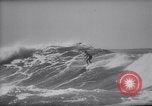 Standbild Joe Cabell Makaha Beach Hawaii USA, 1964, aus Sekunde 16 historischem Filmmaterial Videoclip 65675026689