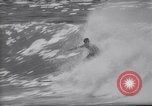 Standbild Joe Cabell Makaha Beach Hawaii USA, 1964, aus Sekunde 30 historischem Filmmaterial Videoclip 65675026689