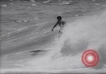 Standbild Joe Cabell Makaha Beach Hawaii USA, 1964, aus Sekunde 34 historischem Filmmaterial Videoclip 65675026689