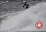Standbild Joe Cabell Makaha Beach Hawaii USA, 1964, aus Sekunde 35 historischem Filmmaterial Videoclip 65675026689