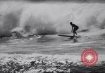 Standbild Joe Cabell Makaha Beach Hawaii USA, 1964, aus Sekunde 59 historischem Filmmaterial Videoclip 65675026689