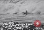 Standbild Joe Cabell Makaha Beach Hawaii USA, 1964, aus Sekunde 60 historischem Filmmaterial Videoclip 65675026689