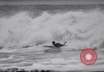 Standbild Joe Cabell Makaha Beach Hawaii USA, 1964, aus Sekunde 62 historischem Filmmaterial Videoclip 65675026689