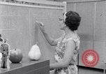 Standbild Head Start Familien United States USA, 1966, aus Sekunde 56 historischem Filmmaterial Videoclip 65675026698