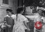 Standbild Operation Head Start Lehrer besucht eine Familie United States USA, 1966, aus Sekunde 7 historischem Filmmaterial Videoclip 65675026699
