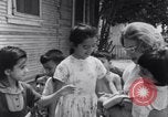 Standbild Operation Head Start Lehrer besucht eine Familie United States USA, 1966, aus Sekunde 9 historischem Filmmaterial Videoclip 65675026699