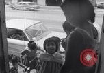 Standbild Operation Head Start Lehrer besucht eine Familie United States USA, 1966, aus Sekunde 12 historischem Filmmaterial Videoclip 65675026699