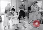 Standbild Operation Head Start Lehrer besucht eine Familie United States USA, 1966, aus Sekunde 39 historischem Filmmaterial Videoclip 65675026699