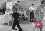 Standbild Operation Head Start Lehrer besucht eine Familie United States USA, 1966, aus Sekunde 41 historischem Filmmaterial Videoclip 65675026699