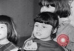 Standbild Operation Head Start Lehrer besucht eine Familie United States USA, 1966, aus Sekunde 51 historischem Filmmaterial Videoclip 65675026699