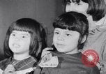 Standbild Operation Head Start Lehrer besucht eine Familie United States USA, 1966, aus Sekunde 52 historischem Filmmaterial Videoclip 65675026699