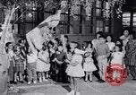 Standbild Operation Head Start Lehrer besucht eine Familie United States USA, 1966, aus Sekunde 57 historischem Filmmaterial Videoclip 65675026699