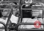 Standbild Babys im Kinderzimmer Morristown New Jersey USA, 1957, aus Sekunde 50 historischem Filmmaterial Videoclip 65675026700