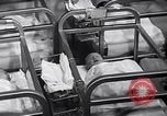 Standbild Babys im Kinderzimmer Morristown New Jersey USA, 1957, aus Sekunde 57 historischem Filmmaterial Videoclip 65675026700