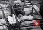 Standbild Babys im Kinderzimmer Morristown New Jersey USA, 1957, aus Sekunde 59 historischem Filmmaterial Videoclip 65675026700