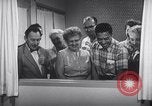 Standbild junge Männer der verschiedenen sozialen und wirtschaftlichen Klassen Madison New Jersey USA, 1957, aus Sekunde 9 historischem Filmmaterial Videoclip 65675026701