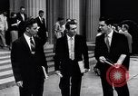 Standbild junge Männer der verschiedenen sozialen und wirtschaftlichen Klassen Madison New Jersey USA, 1957, aus Sekunde 62 historischem Filmmaterial Videoclip 65675026701