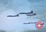 Standbild USAAF Bombenabwürfe Szenen in Zweiten Weltkrieg Omaha Nebraska United States USA, 1963, aus Sekunde 50 historischem Filmmaterial Videoclip 65675026715