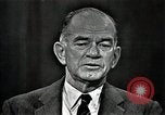 Immagine di William Fulbright J United States USA, 1966, secondo 22 filmato di repertorio 65675026730