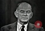 Immagine di William Fulbright J United States USA, 1966, secondo 23 filmato di repertorio 65675026730